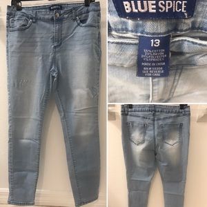 Distressed ankle jeans